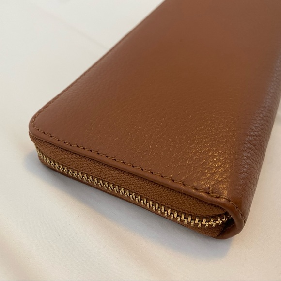 Michael Kors Leather Continental Wristlet - Picture 4 of 8